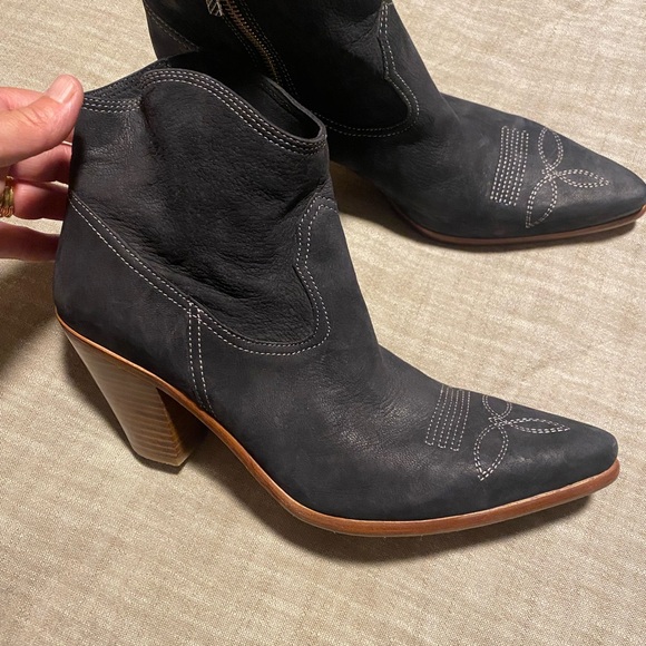 Donald Pliner cowboy boots - Picture 2 of 5